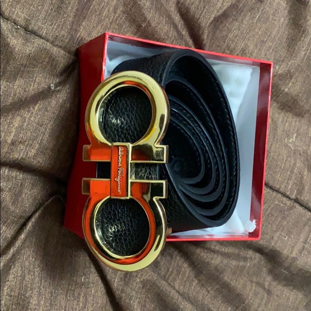 Used Salvatore ferragamo gancini reversible belt